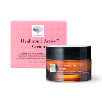 „New Nordic Hyaluronic Active™“ krēms, kas, pateicoties hialuronskābei un smiltsērkšķiem, dziļi mitrina ādu, uzlabo tās elastību un samazina grumbu veidošanos.