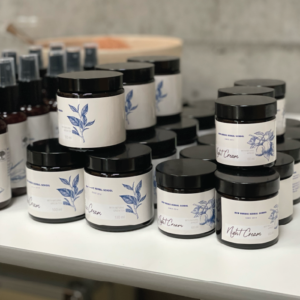 Herbal Schools 33 Mazie trauki ar izmēģinājuma produktiem