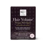 Hair Volume Mega Strength uztura bagātinātāja iepakojums uz gaiša fona